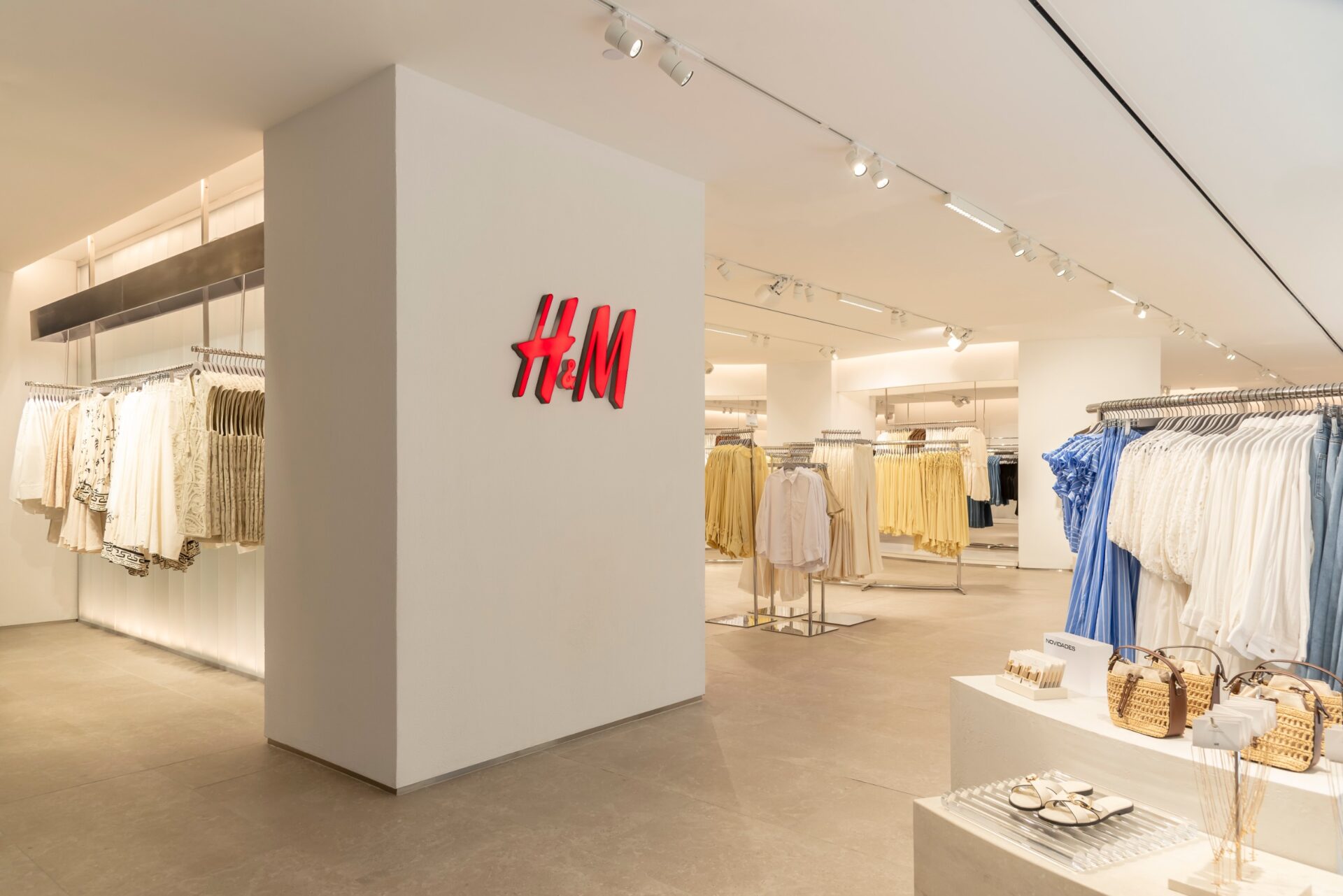 H&M inaugura primeira loja do Nordeste no RioMar Recife no dia 5 de ...